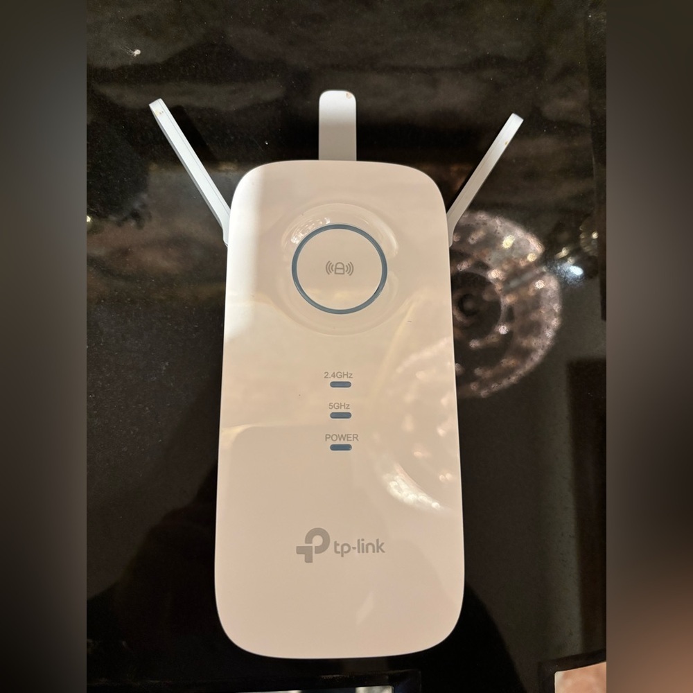 TP-Link AC1750 Wi-Fi Range Extender Pre-Owned